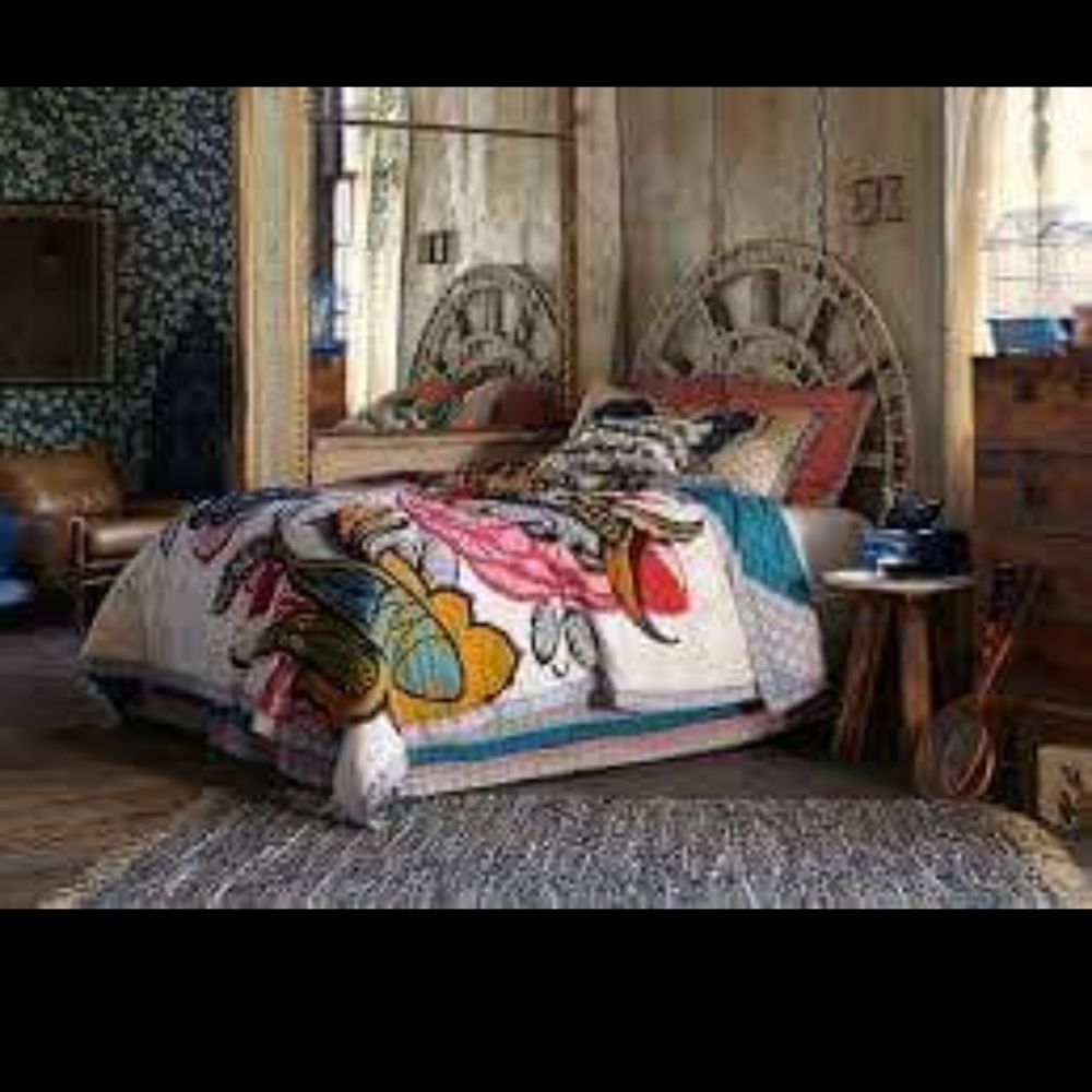 Saray queen size quilt and 2 euro shams